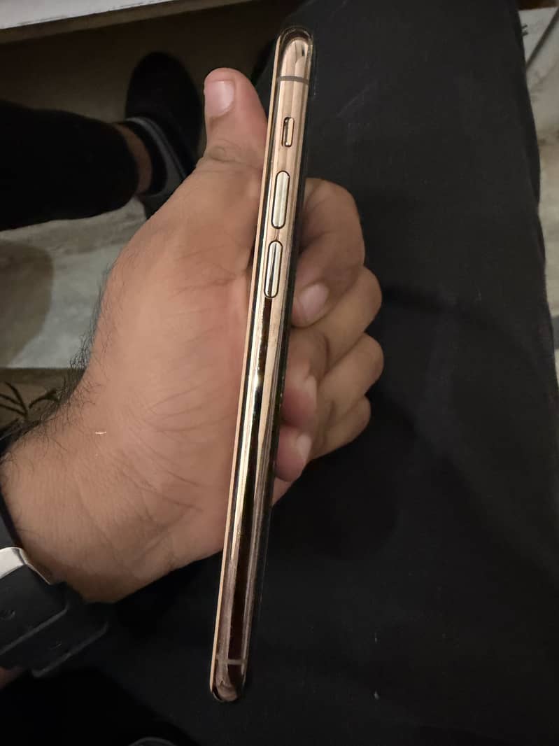 Apple iPhone 11 Pro 9