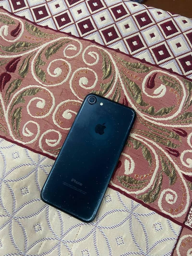 Apple iPhone 7 1