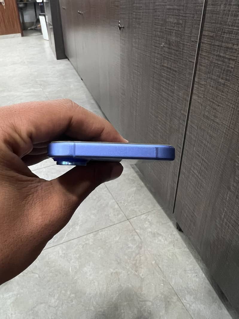 Apple iPhone 16 1