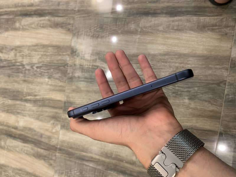 Phone 17 Pro Max [1 Tb variant [Deep Blue] - Complete Box 5