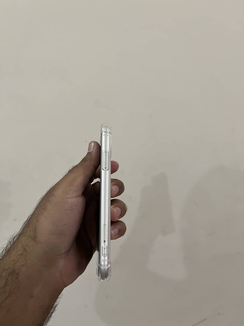 Apple iPhone 11 5