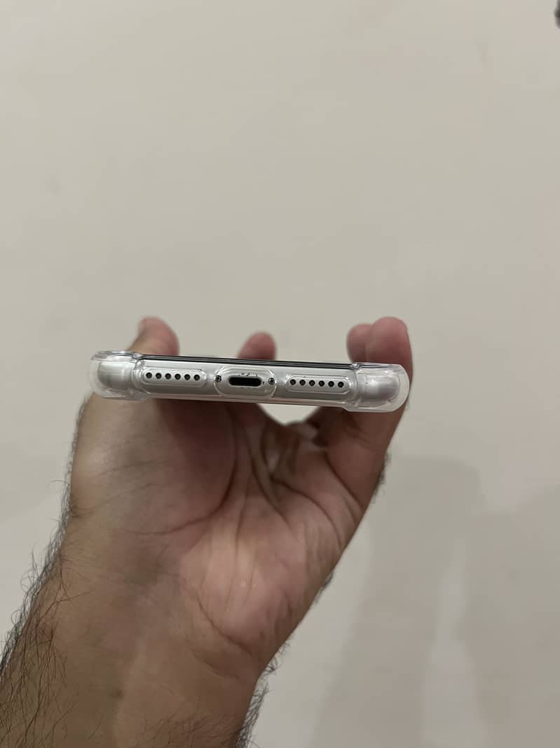 Apple iPhone 11 6