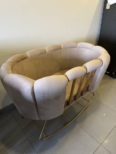 Baby Rocking Crib / Baby Cot / Baby Jhoola – Excellent Condition