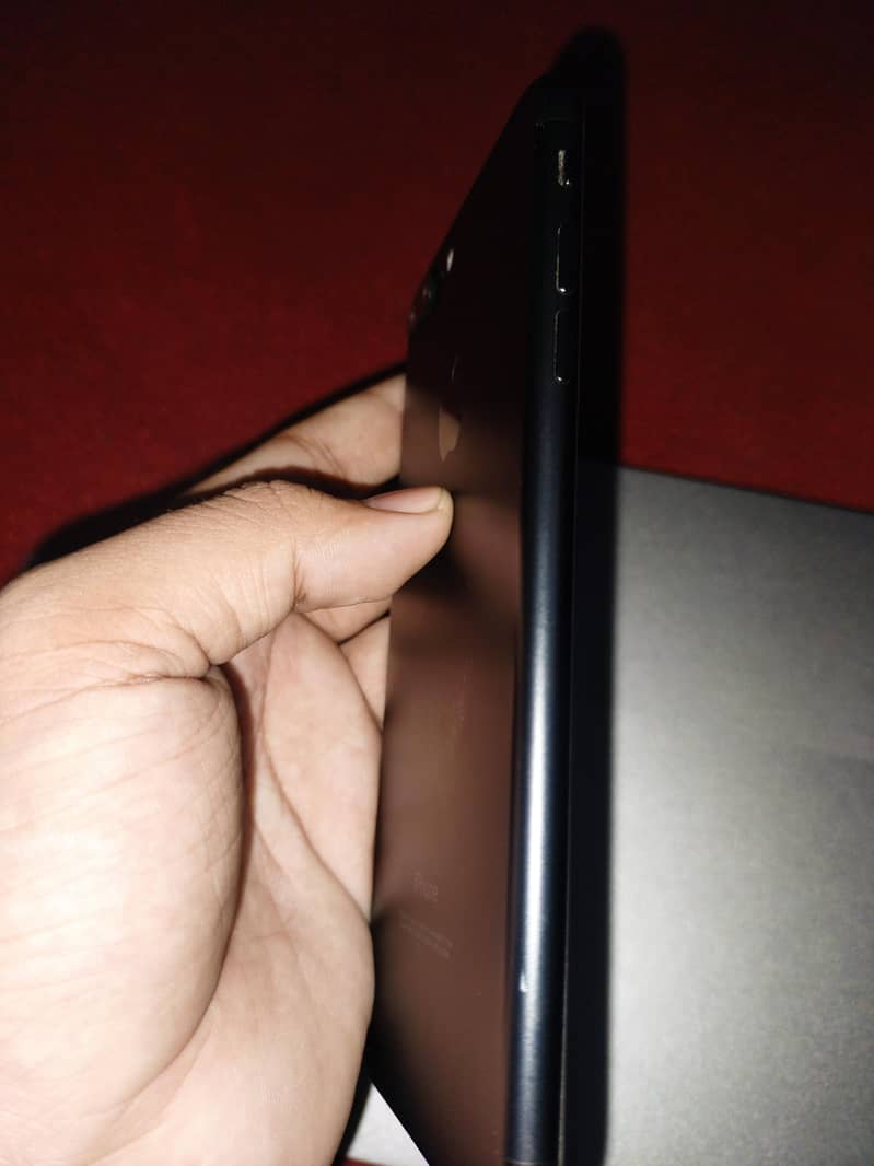 Apple iPhone 7 Plus 2