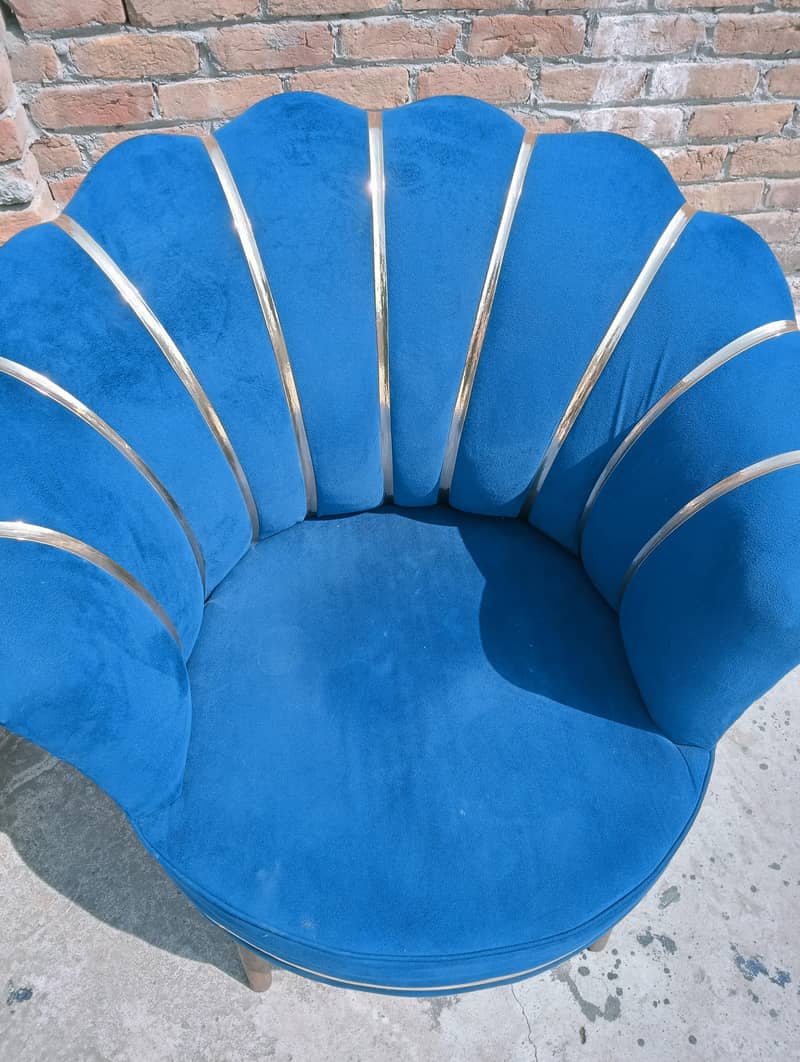 2 seater sofa set with small table 2