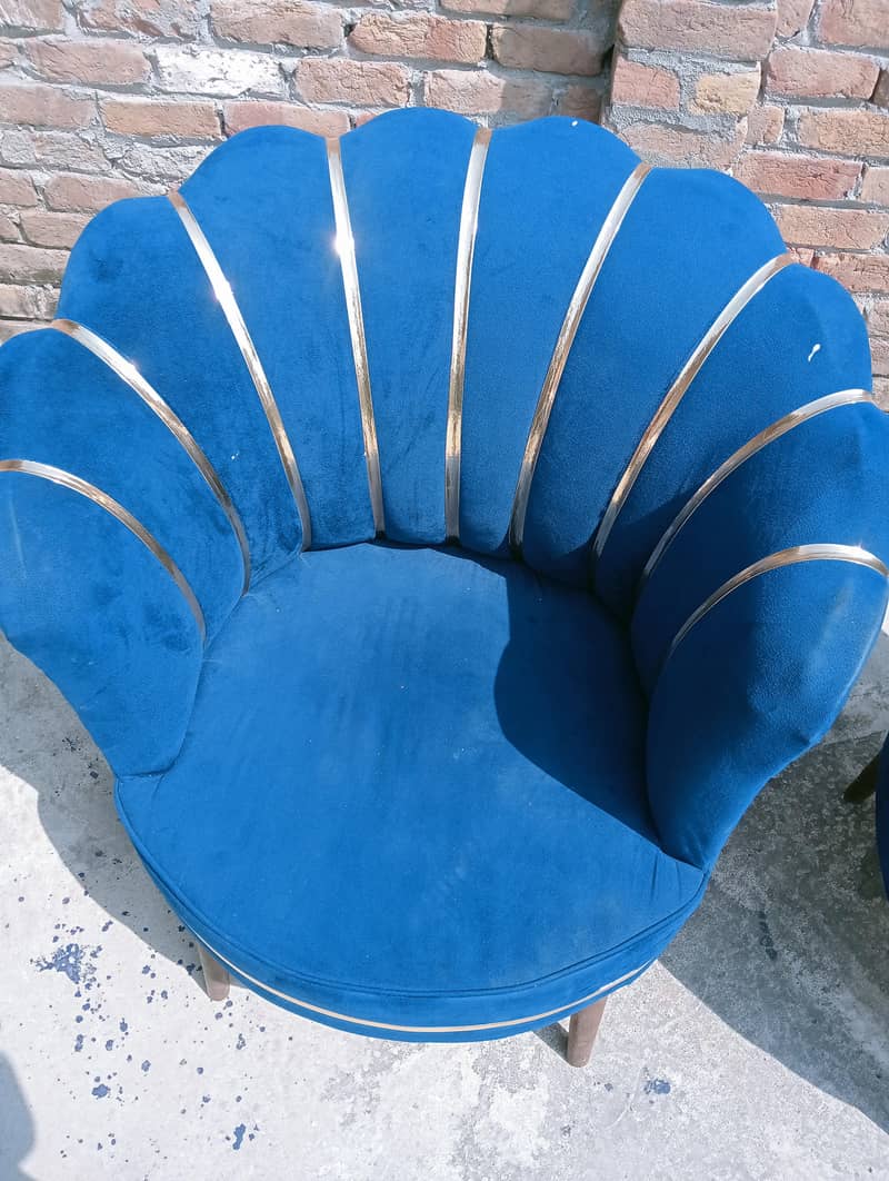2 seater sofa set with small table 4