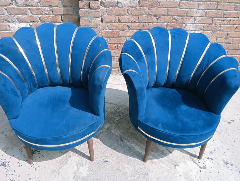 2 seater sofa set with small table 5