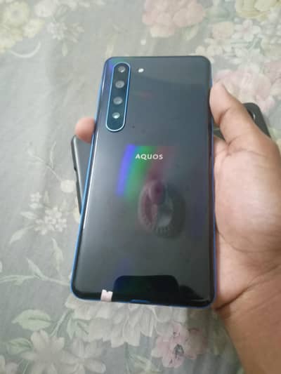 Sharp Aquos R5G