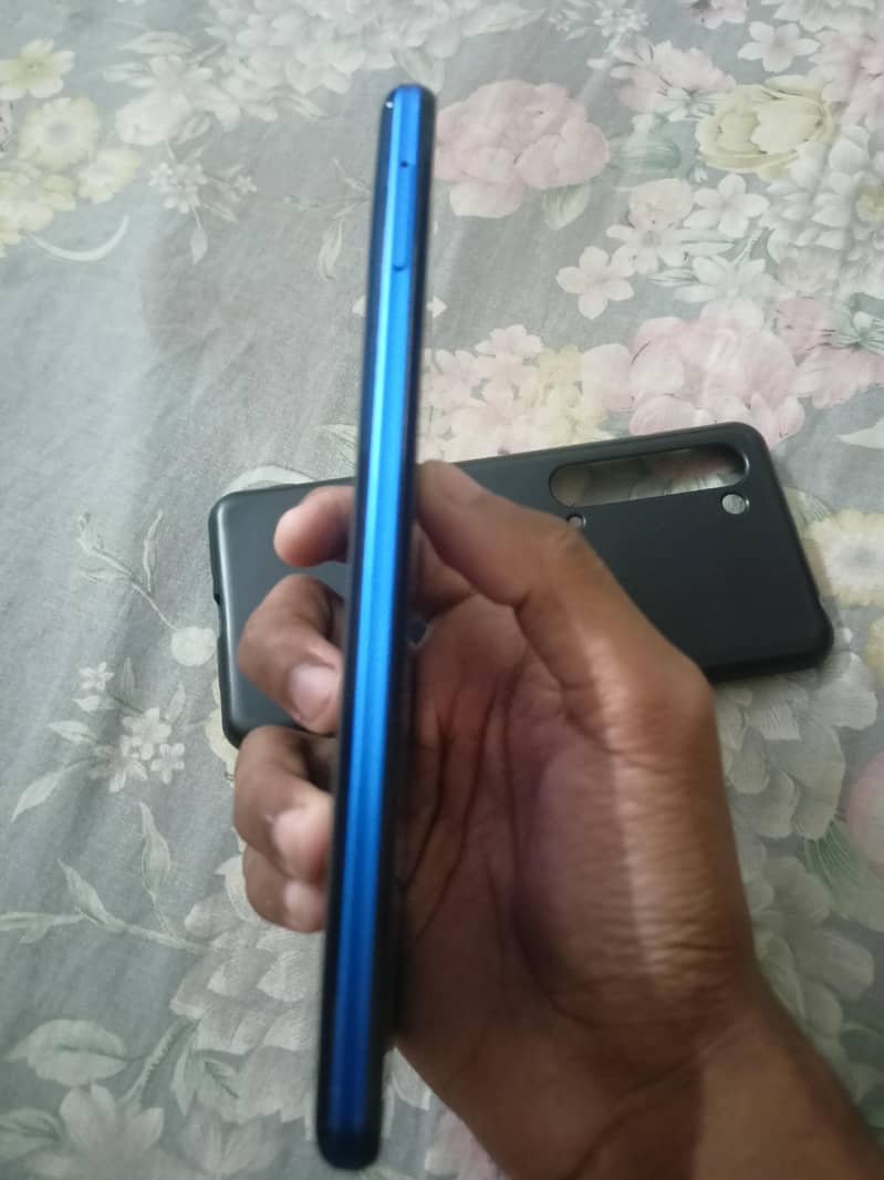 Sharp Aquos R5G 3