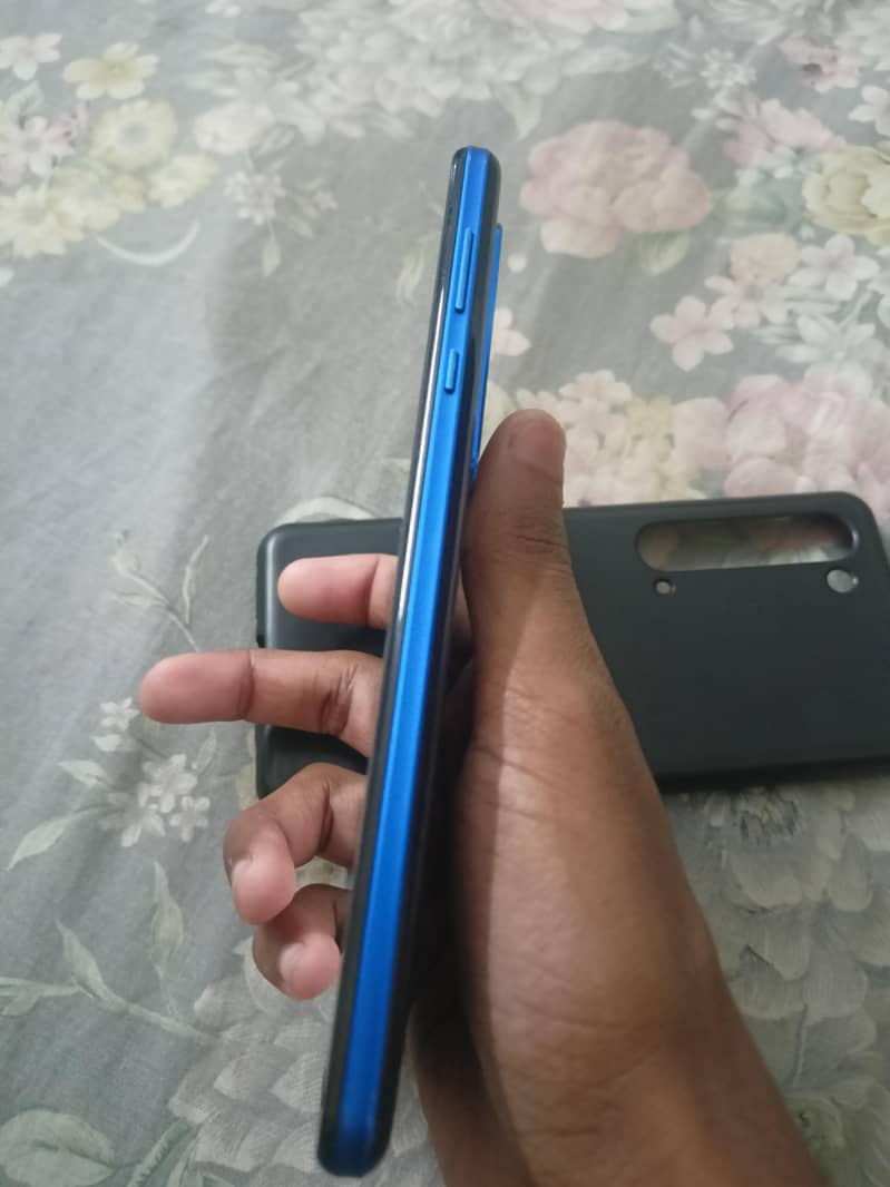 Sharp Aquos R5G 4