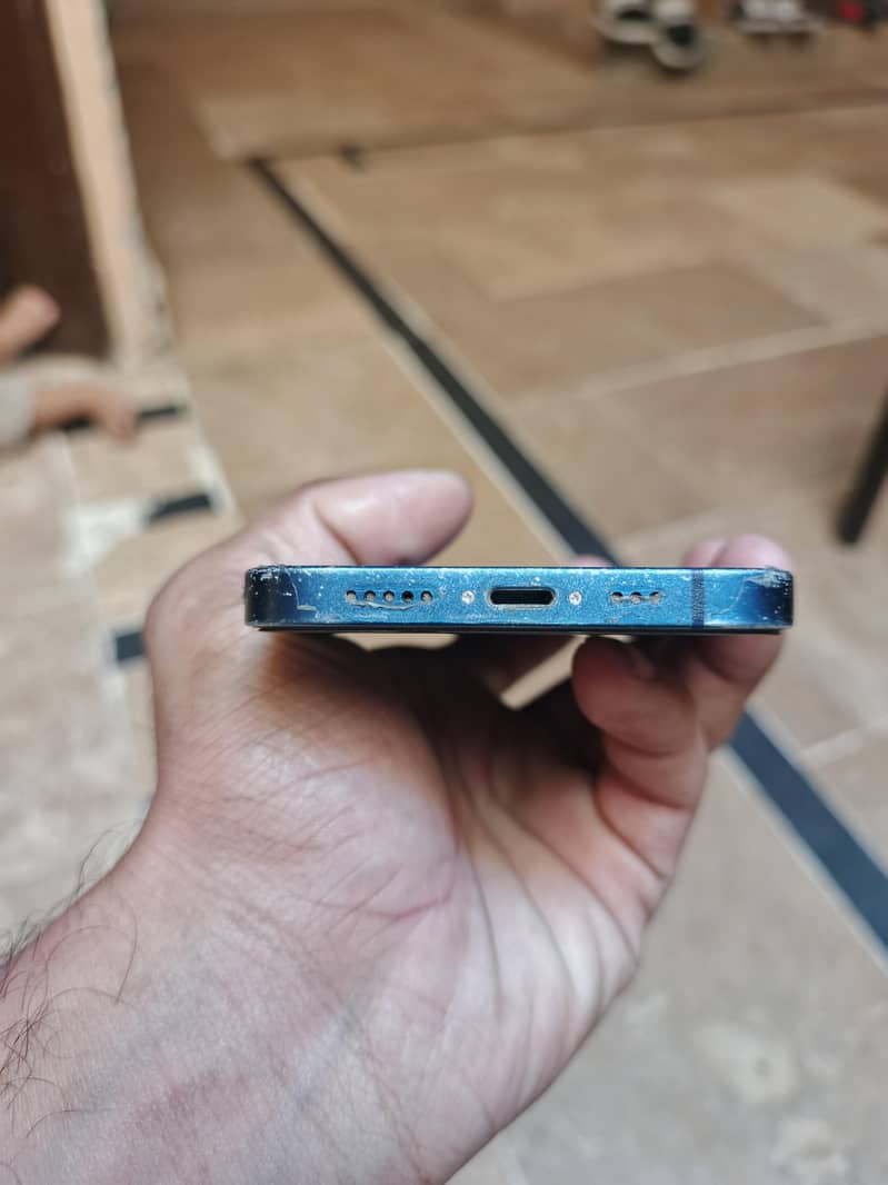 Apple iPhone 12 2