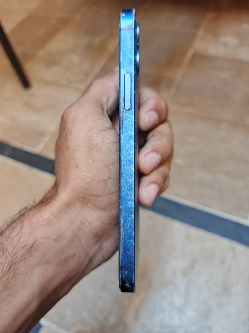 Apple iPhone 12 3