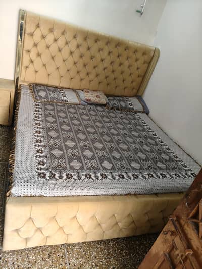 1 King Size Bed 1 Dressing Table 2 Side Table 23,000