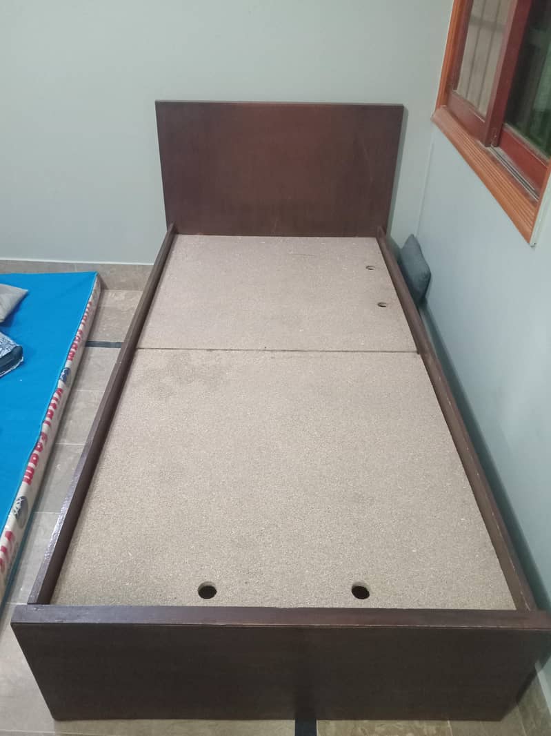 single bed 9/10 0