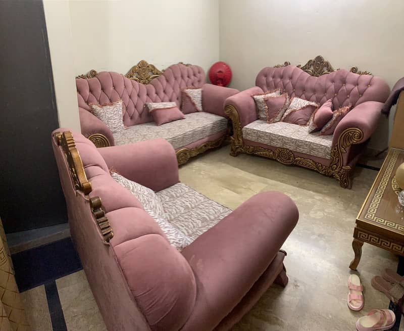 Crown design sofa set 3