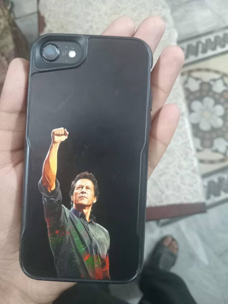 Apple iPhone 7 0