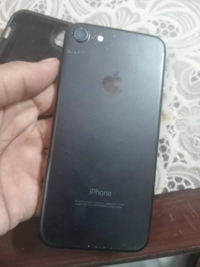 Apple iPhone 7 2