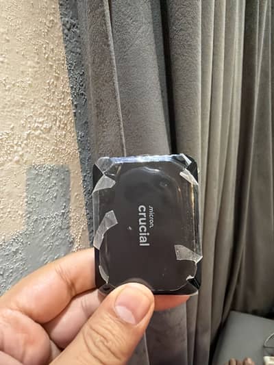 Crucial 1 TB ssd x9
