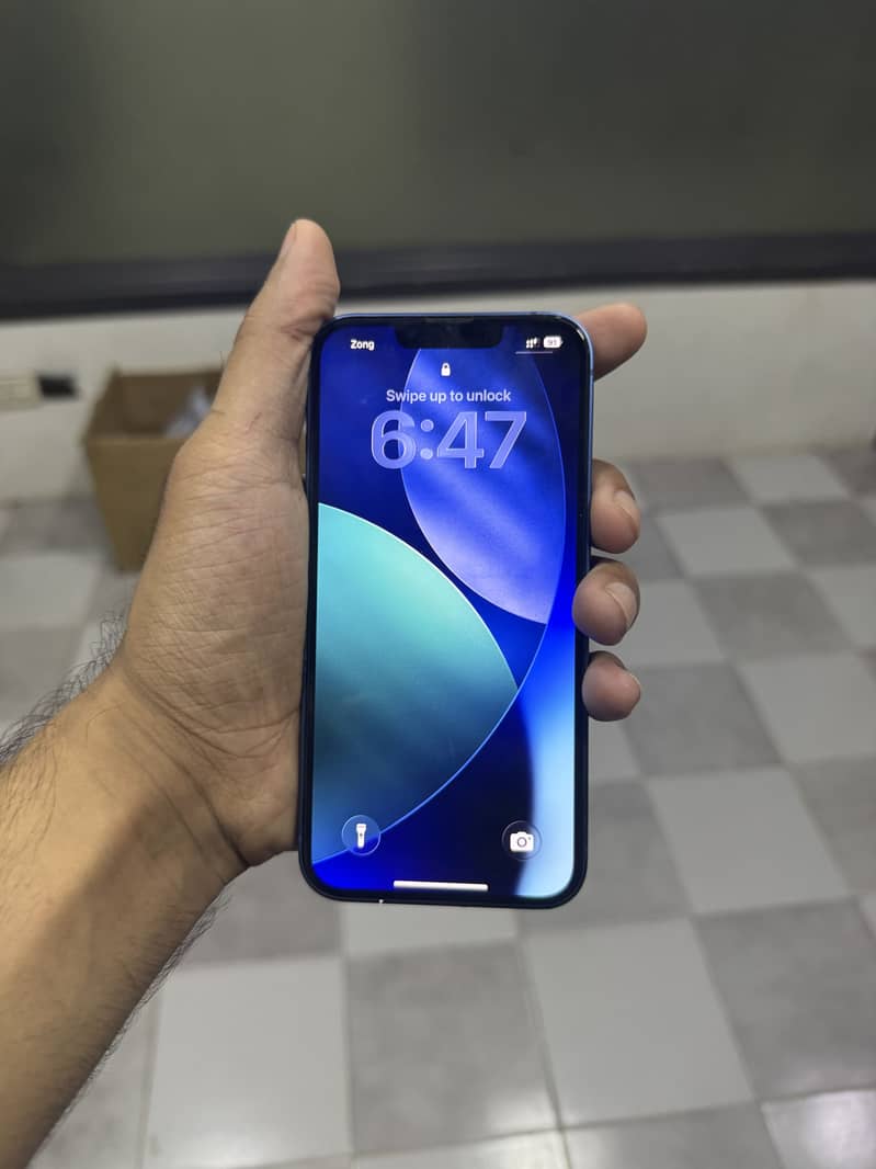 Apple iPhone 13 1