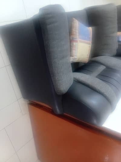Used sofa in good condition,pure wood