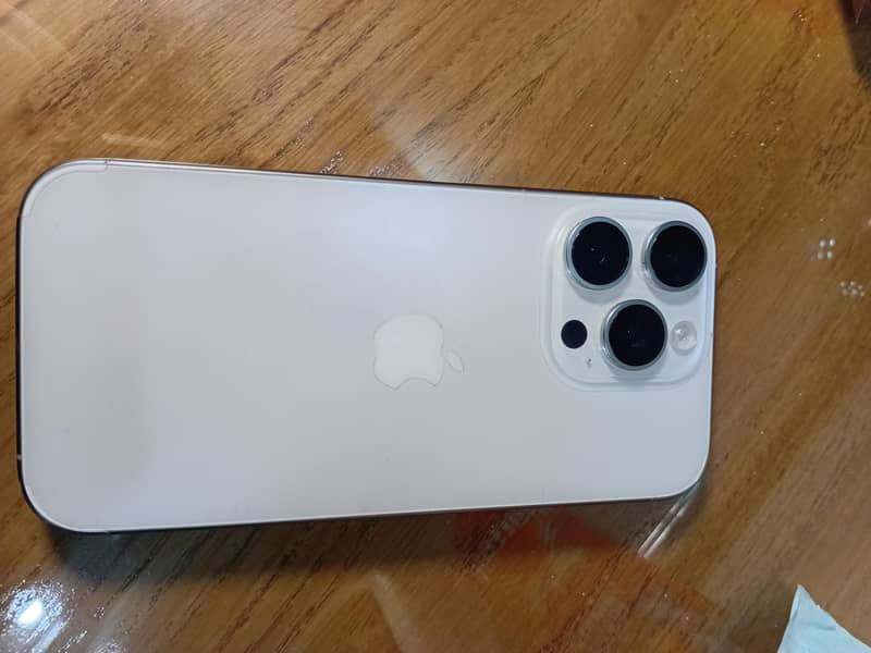 Apple iPhone 16 Pro 7