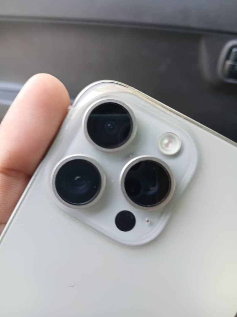 Apple iPhone 15 Pro Max 6
