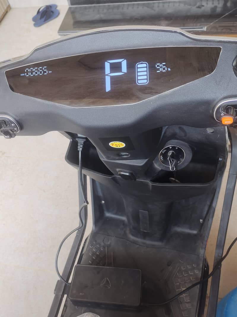 scooty 1