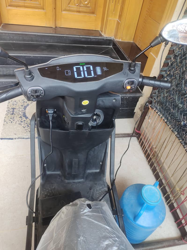 scooty 4