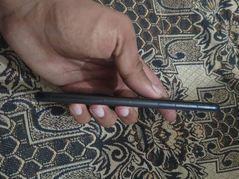 Apple iPhone 7 3