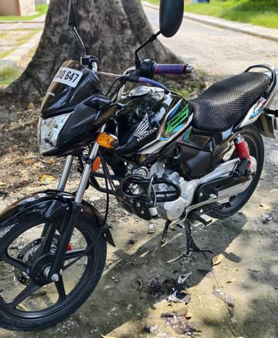 Honda CB125F