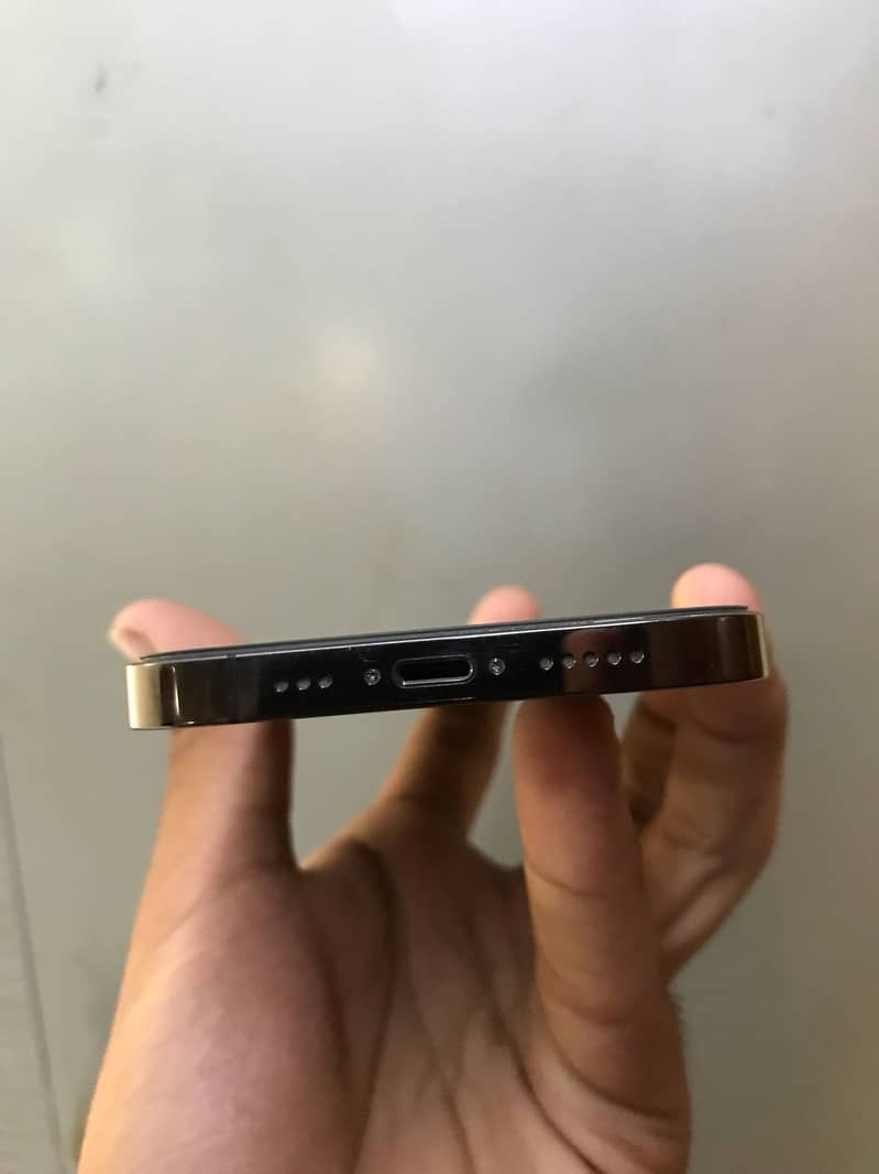 iPhone 12 pro 3
