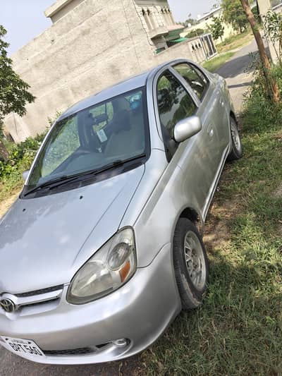Toyota Platz 2005