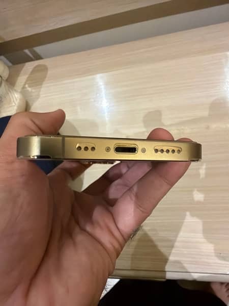 Iphone 12 pro 4