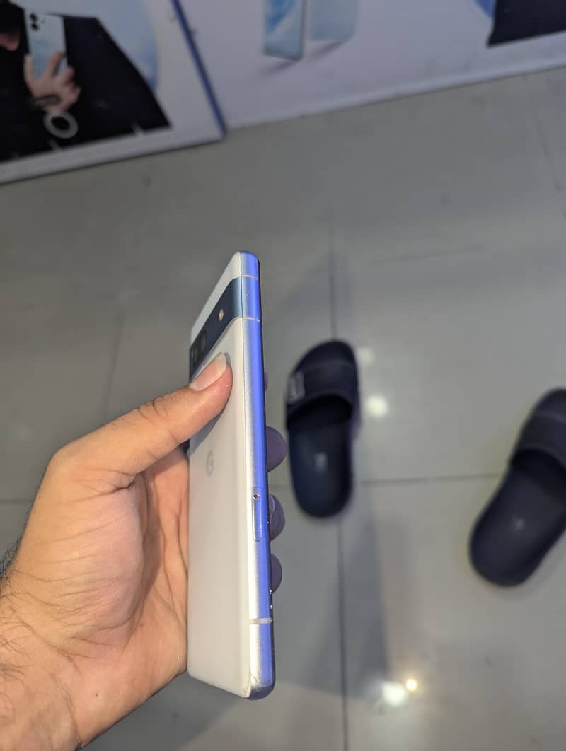 Google Pixel 7a 2