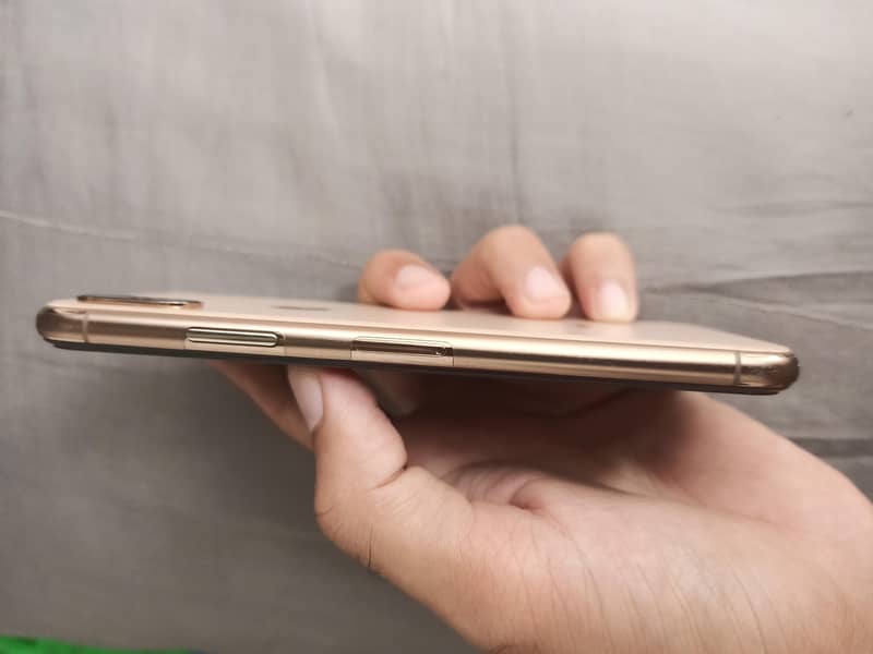 iphone xs 1