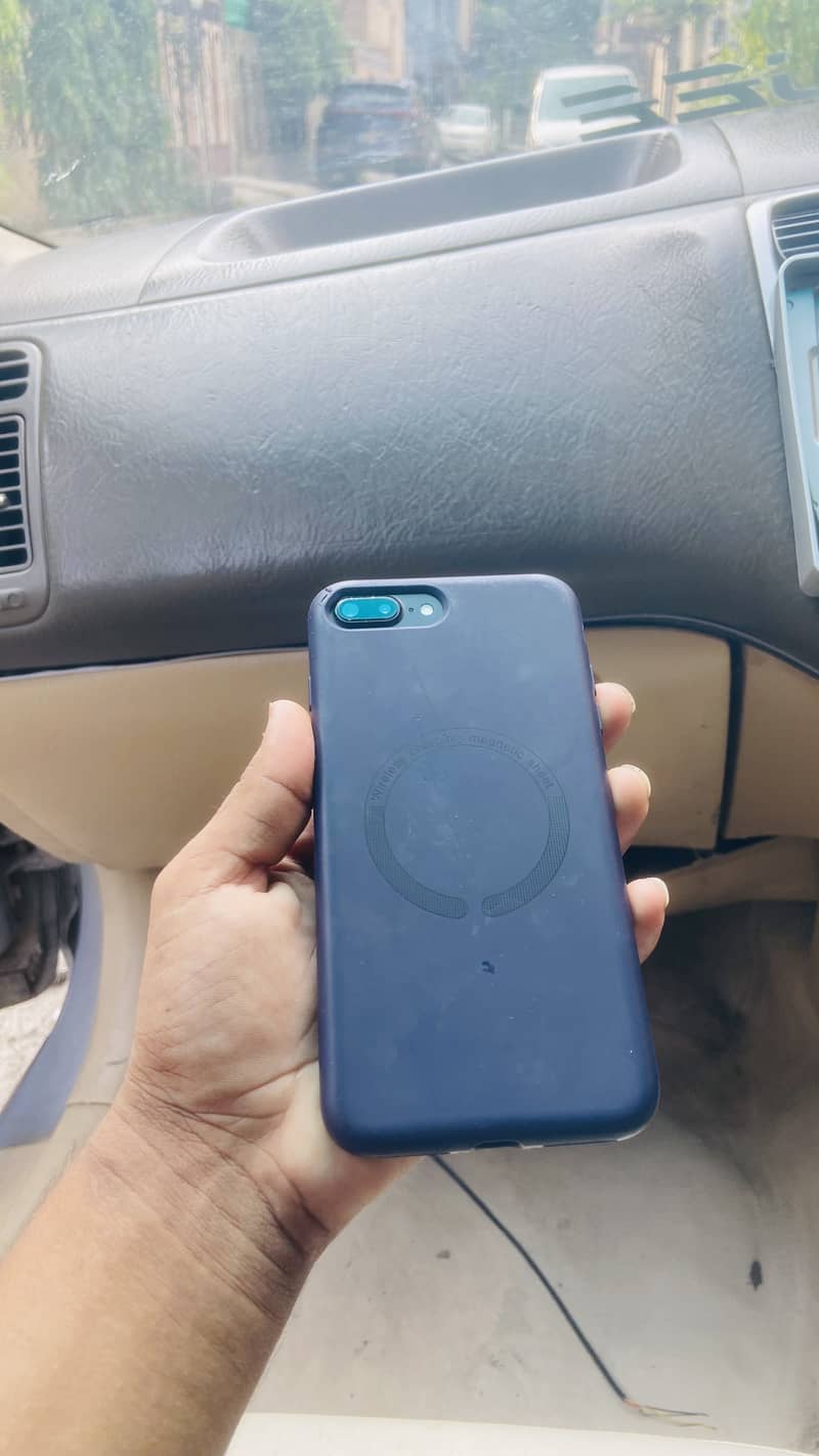 Apple iPhone 7 Plus 3
