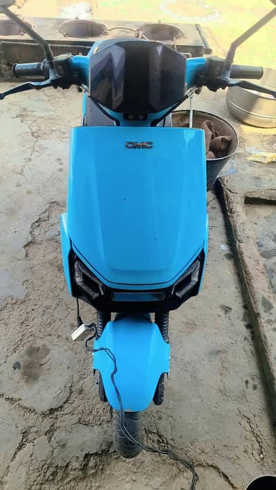 CMC Electric Scooter – 9/10 Condition 2026 Model