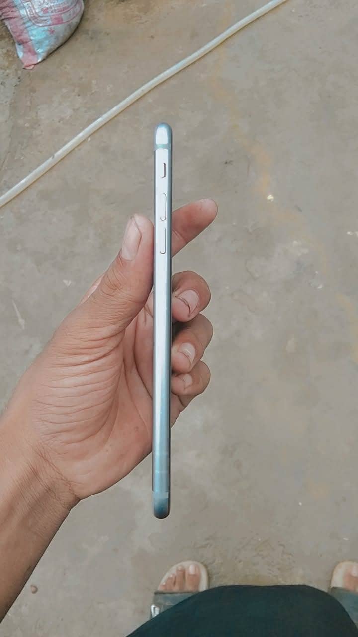 Apple iPhone 6S Plus 0