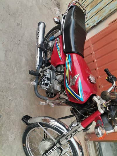 Honda 125 lush condition 100 percent genuine condition