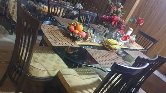dinning table with 8 chairs