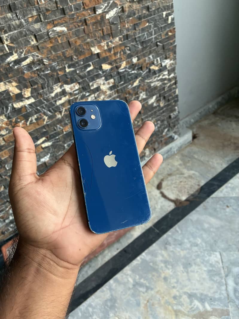 Apple iPhone 12 4