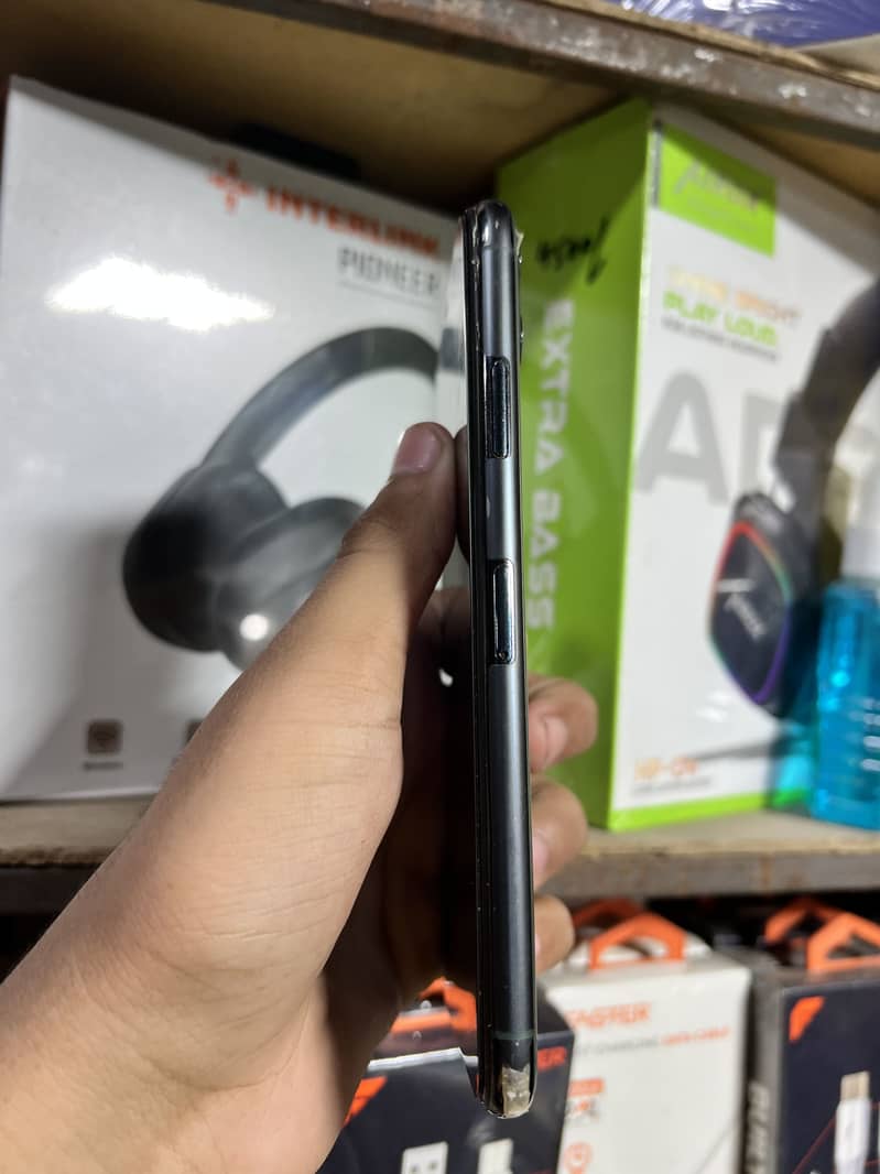 Apple iPhone 11 PRO MAX 2