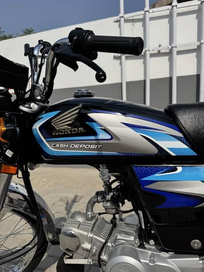 Honda CD 70 BLACK Colour 2027 Model Open Latter 500 KM Used
