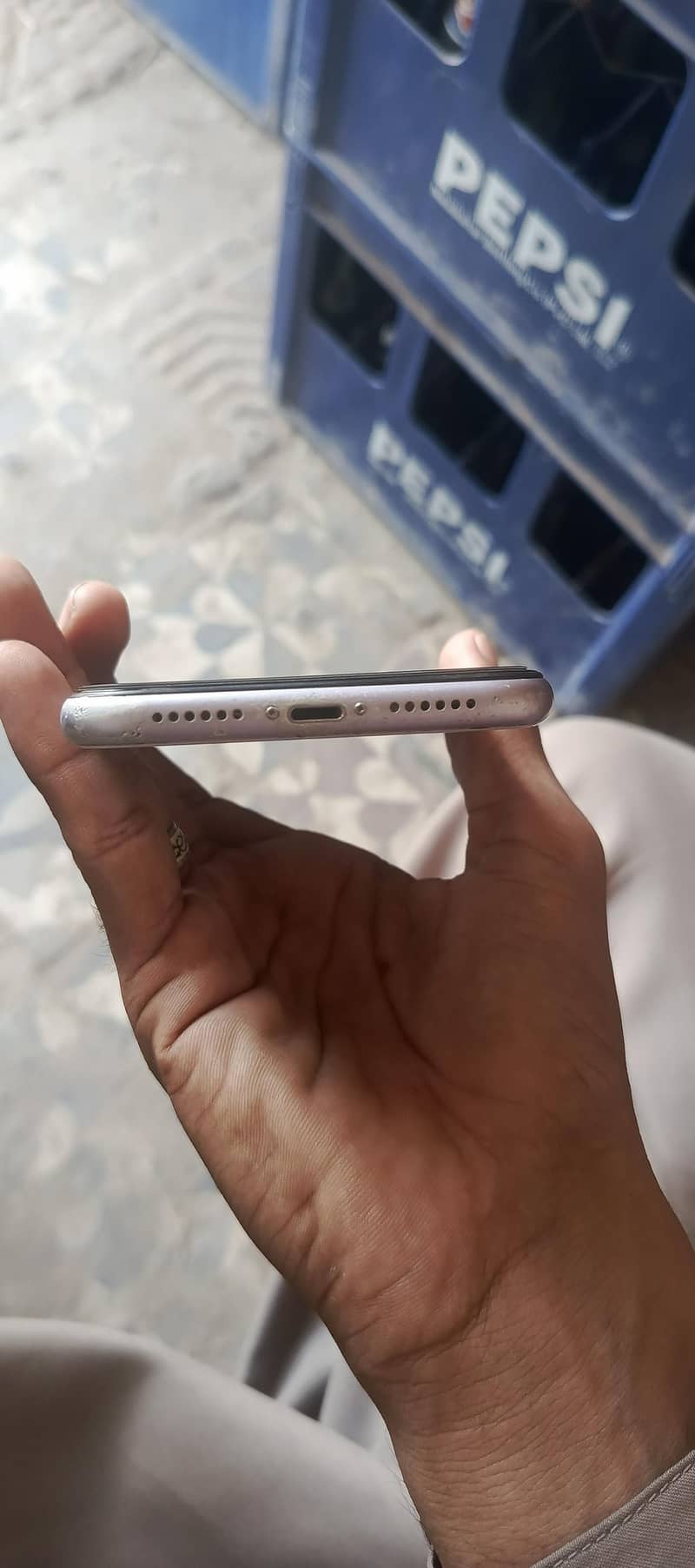 Apple iPhone 11 4