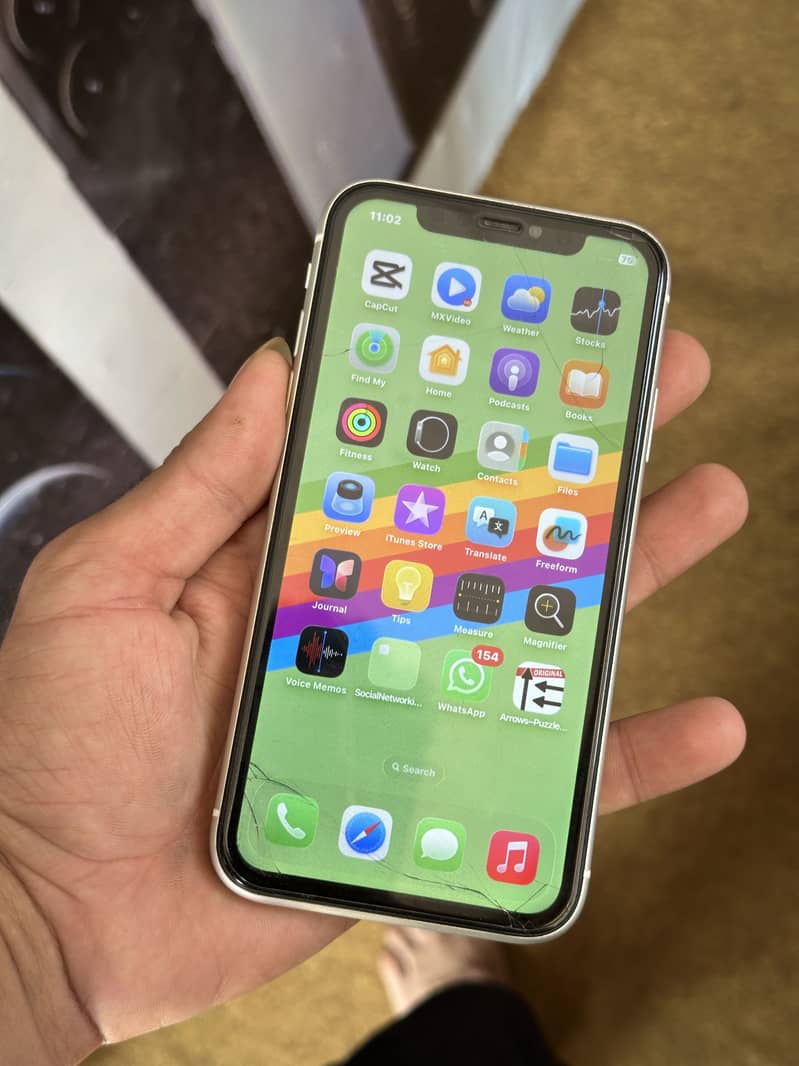 Apple iPhone 11 4