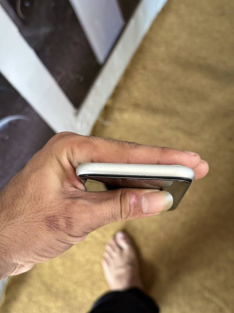 Apple iPhone 11 6