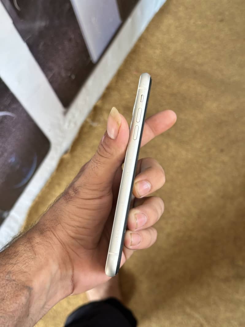 Apple iPhone 11 8