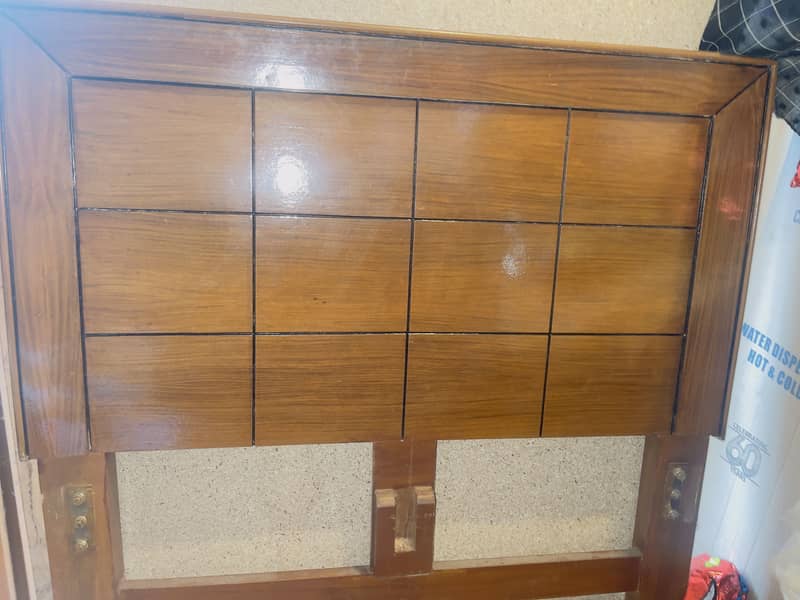 Single bed 0