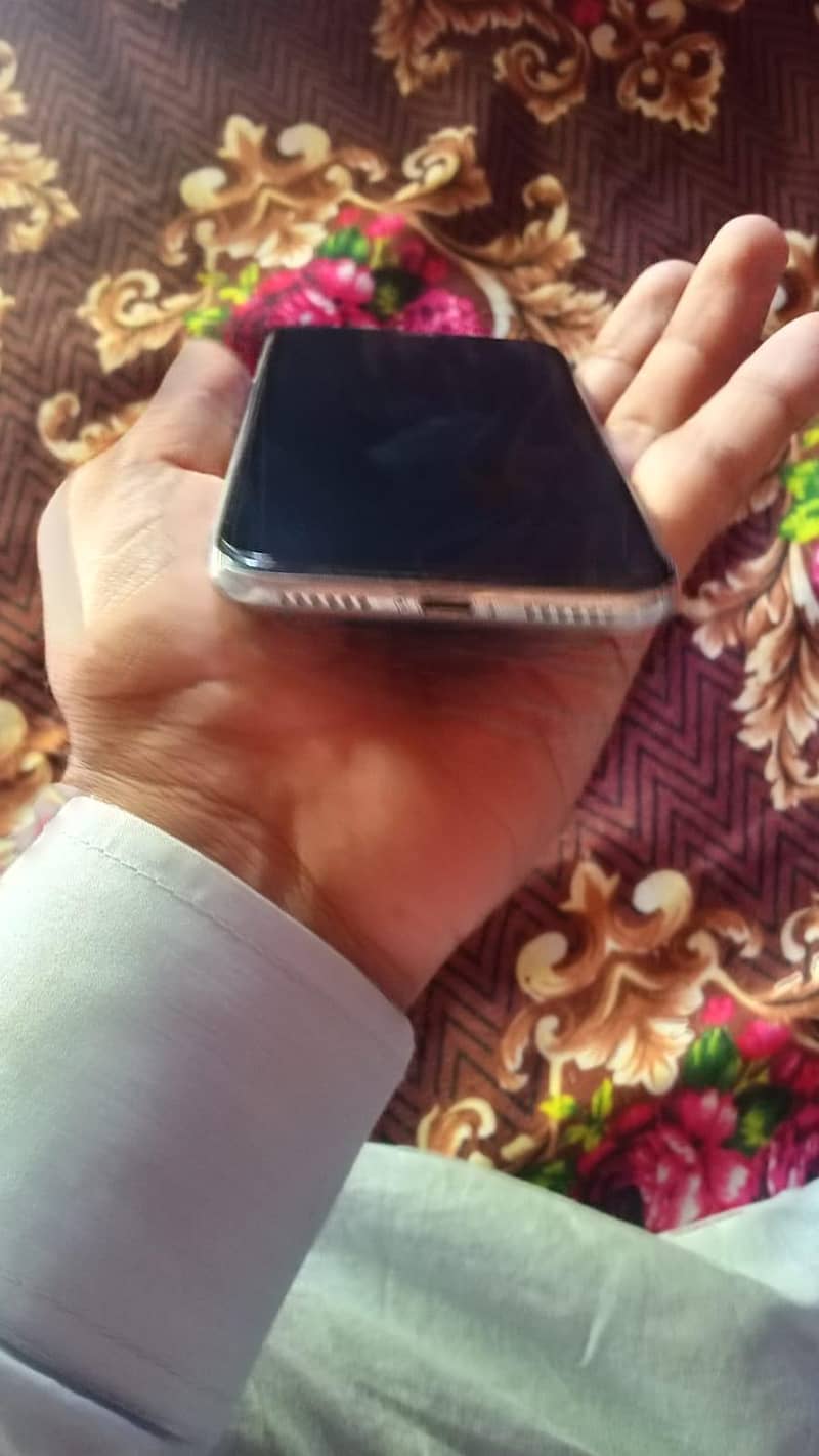 Apple iPhone X 0