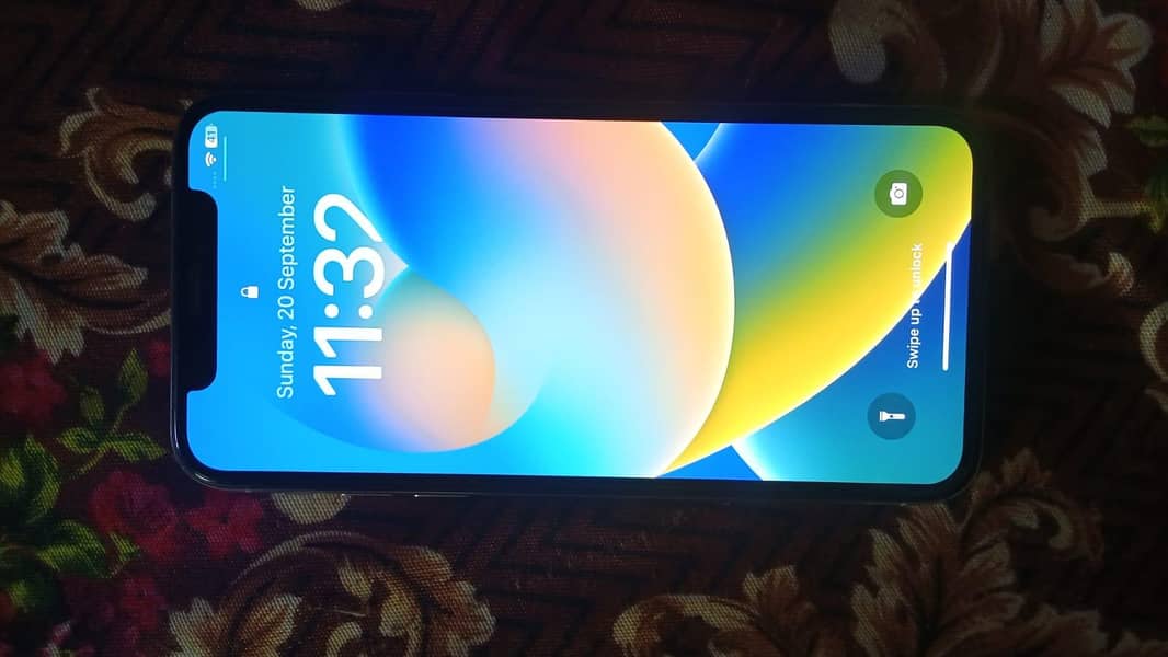 Apple iPhone X 4